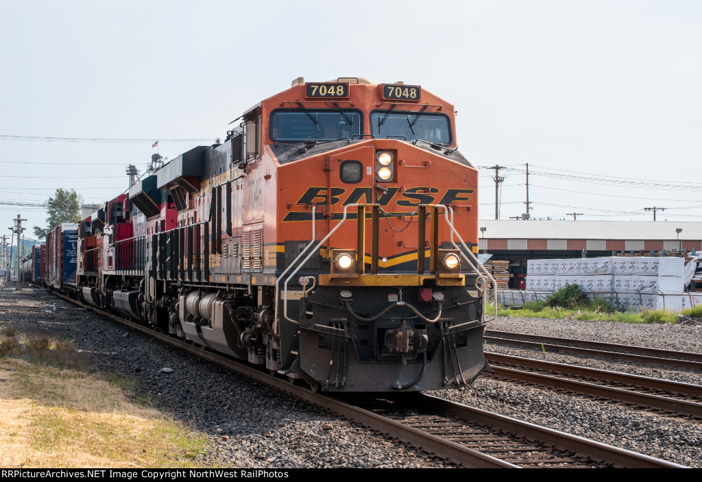 BNSF 7048